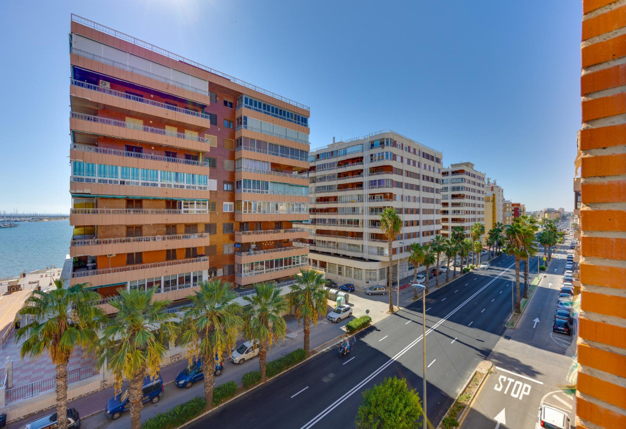 Rynek wtórny · APARTAMENTO · Torrevieja · Playa del Acequión