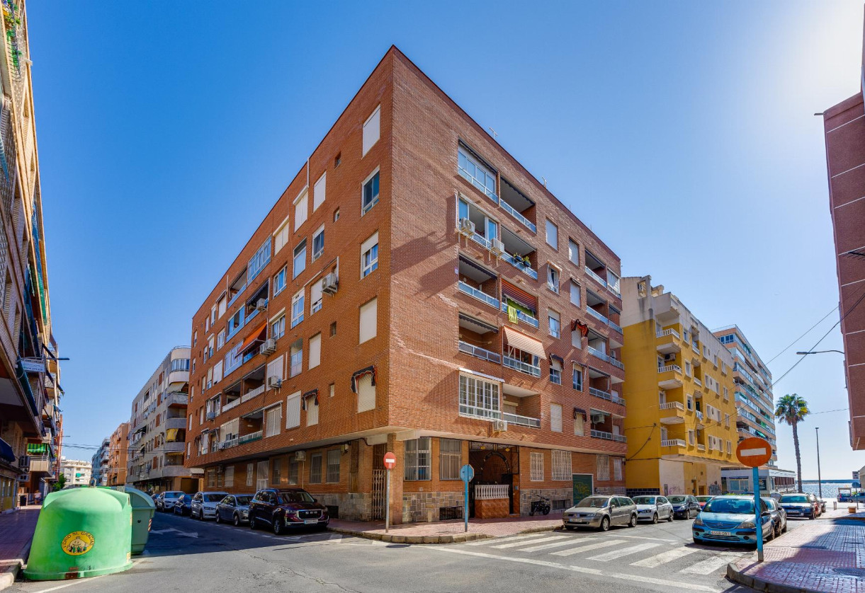 Rynek wtórny · APARTAMENTO · Torrevieja · Playa del Acequión