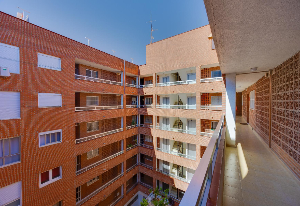 Rynek wtórny · APARTAMENTO · Torrevieja · Playa del Acequión
