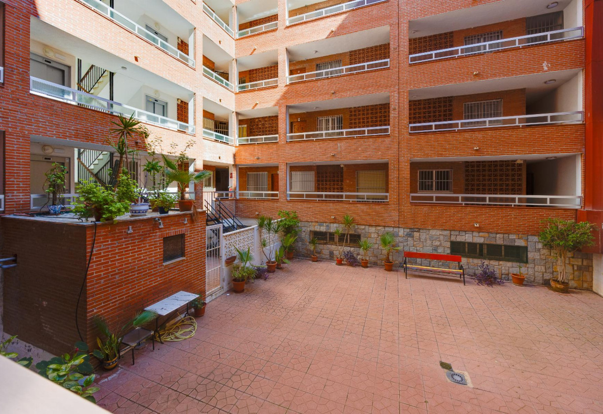 Rynek wtórny · APARTAMENTO · Torrevieja · Playa del Acequión