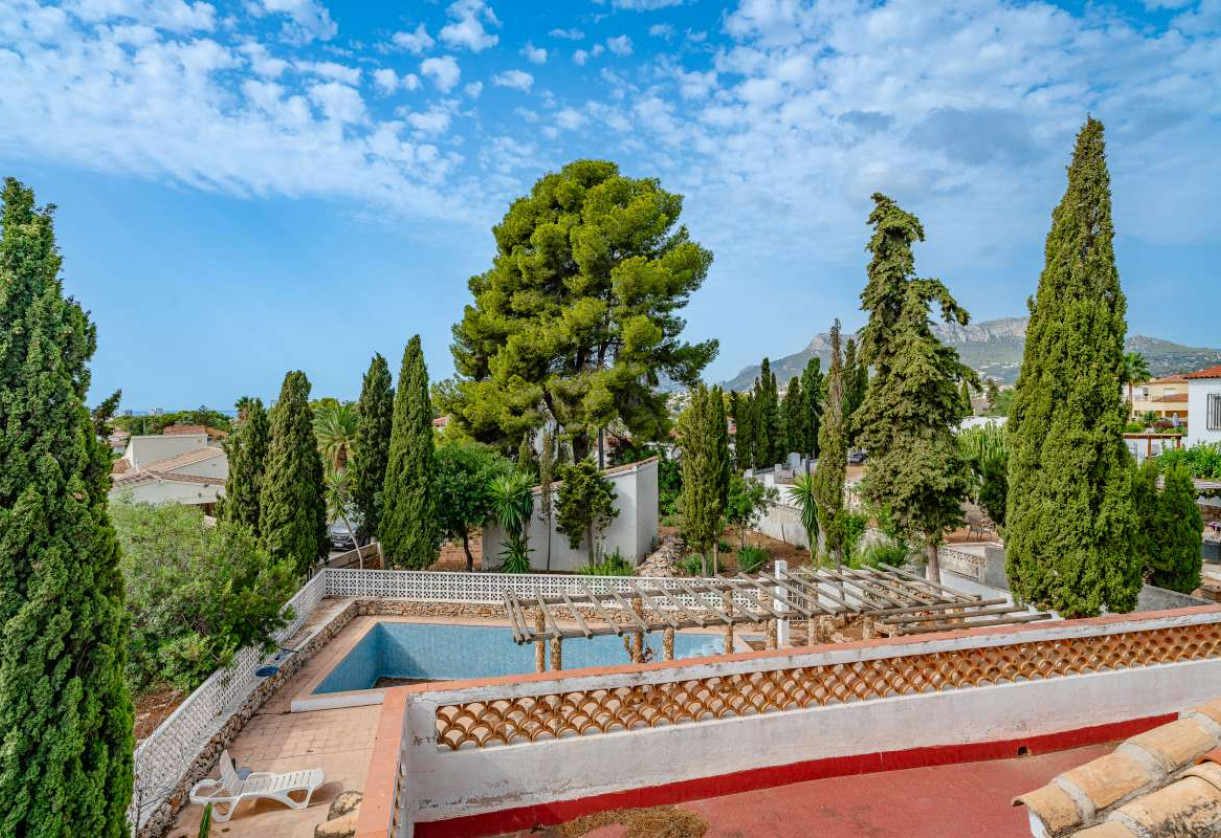 Resale · detached house · Costeres
