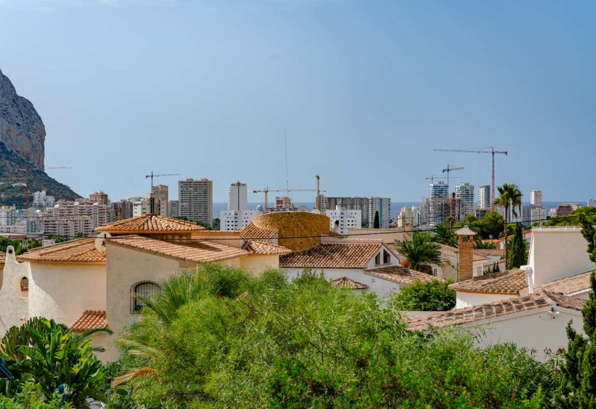 Resale · detached house · Costeres