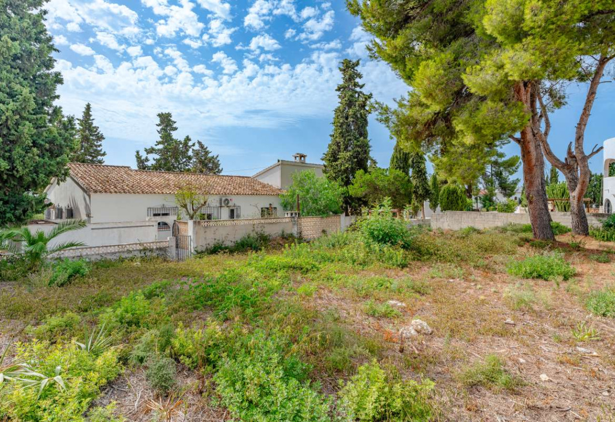Resale · detached house · Costeres
