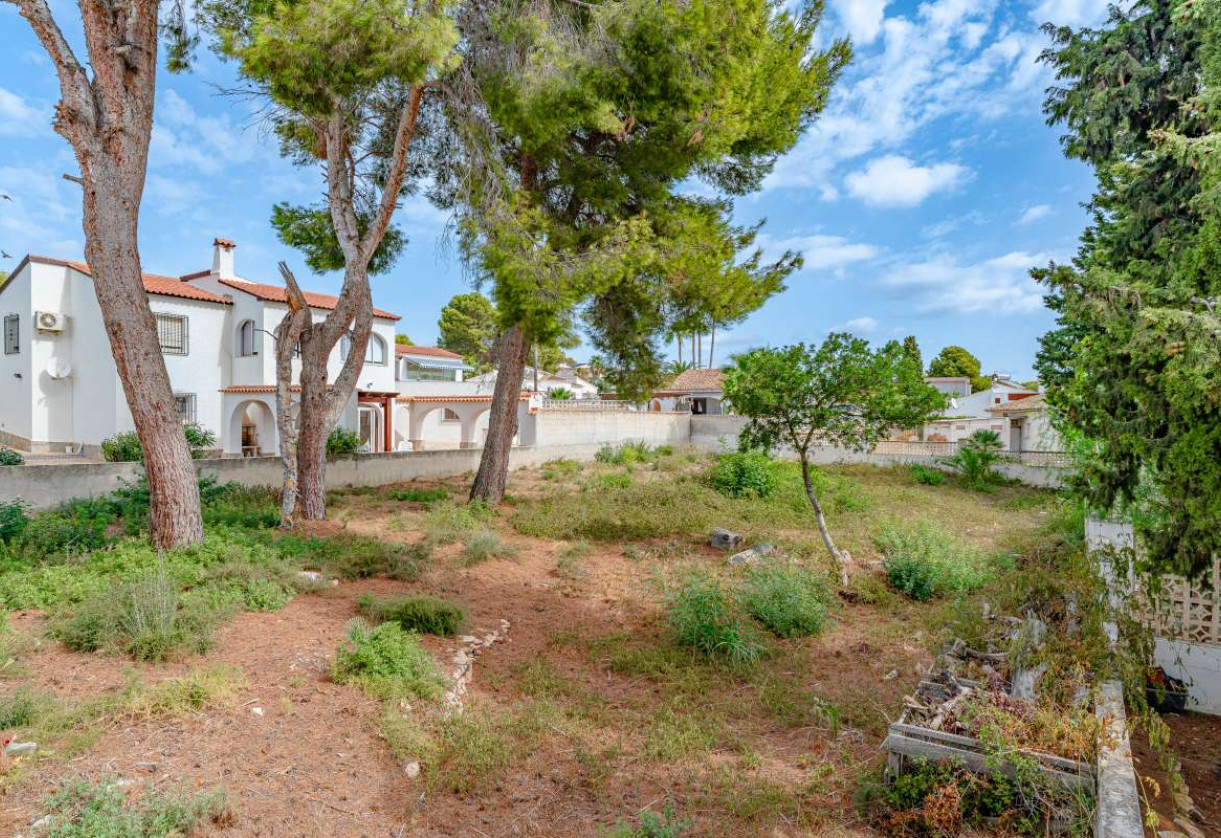 Resale · detached house · Costeres