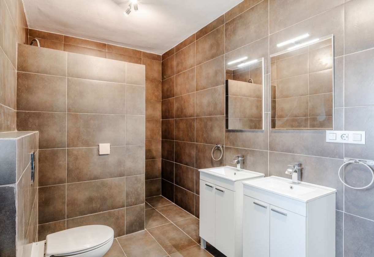 Resale · detached house · Costeres