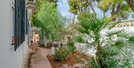 Resale · detached house · Costeres