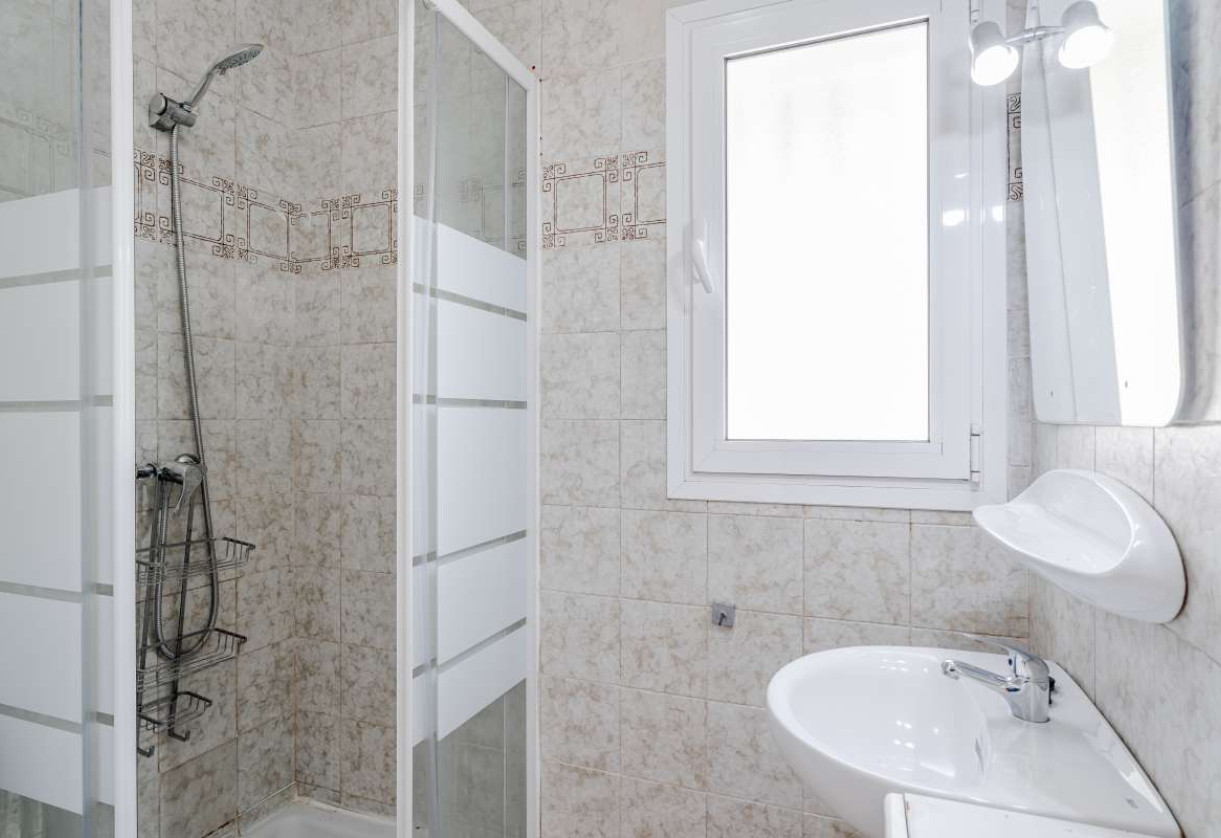 Resale · detached house · Costeres