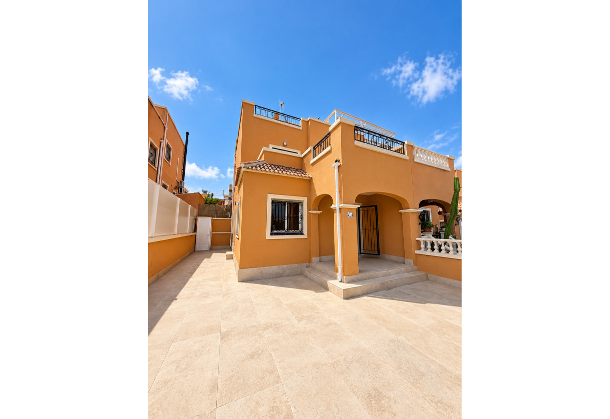 Sale · Chalet · Orihuela Costa · Dream Hills