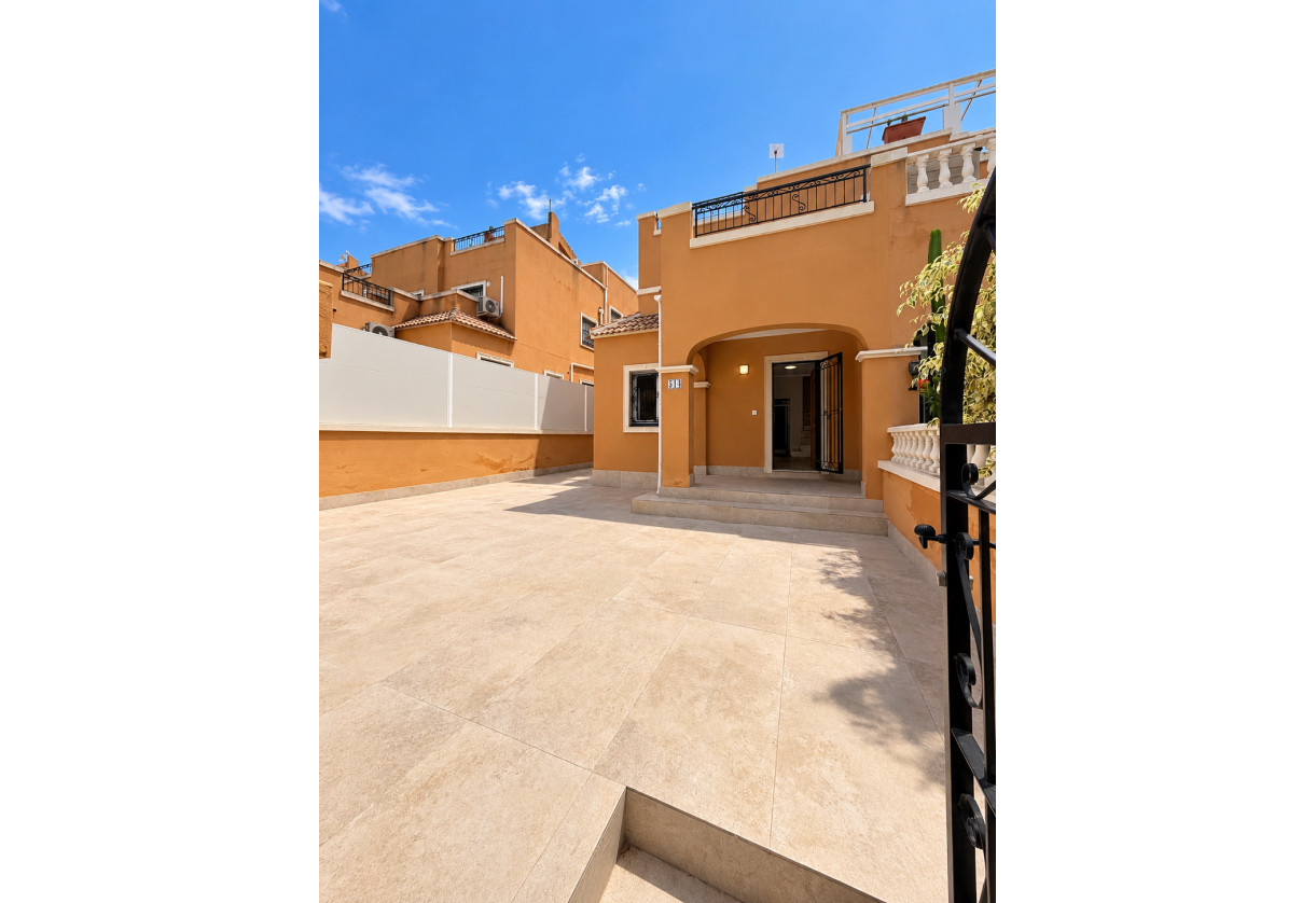 Sale · Chalet · Orihuela Costa · Dream Hills