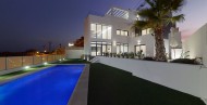 Nueva construcción  · Villas · Finestrat
