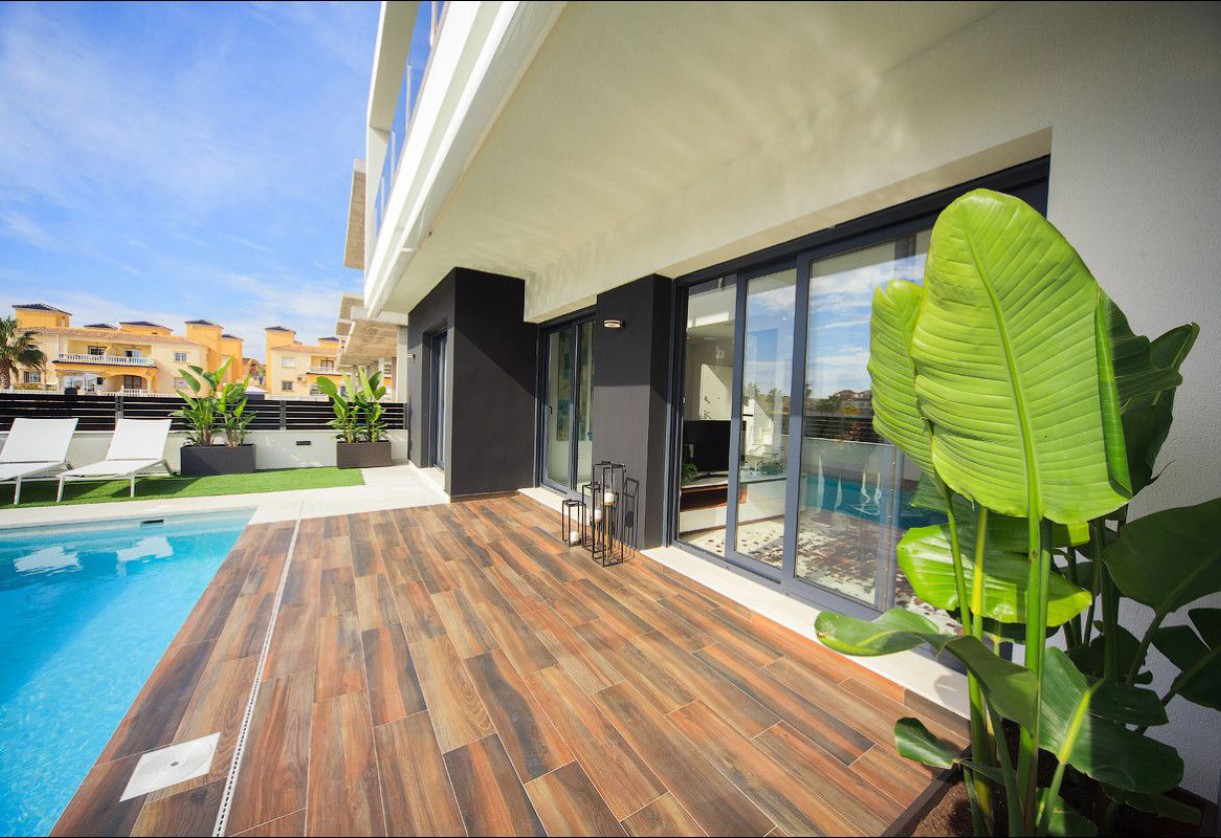 Rynek pierwotny · Villas · Cabo Roig