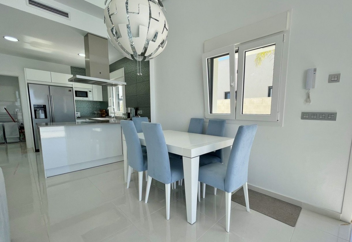 Rynek pierwotny · Villa · Benijófar · Benijofar