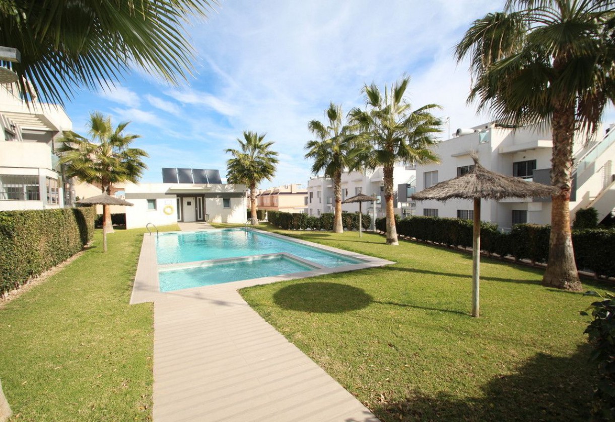 Reventa · APARTAMENTO PLANTA BAJA · Orihuela Costa · Punta Prima