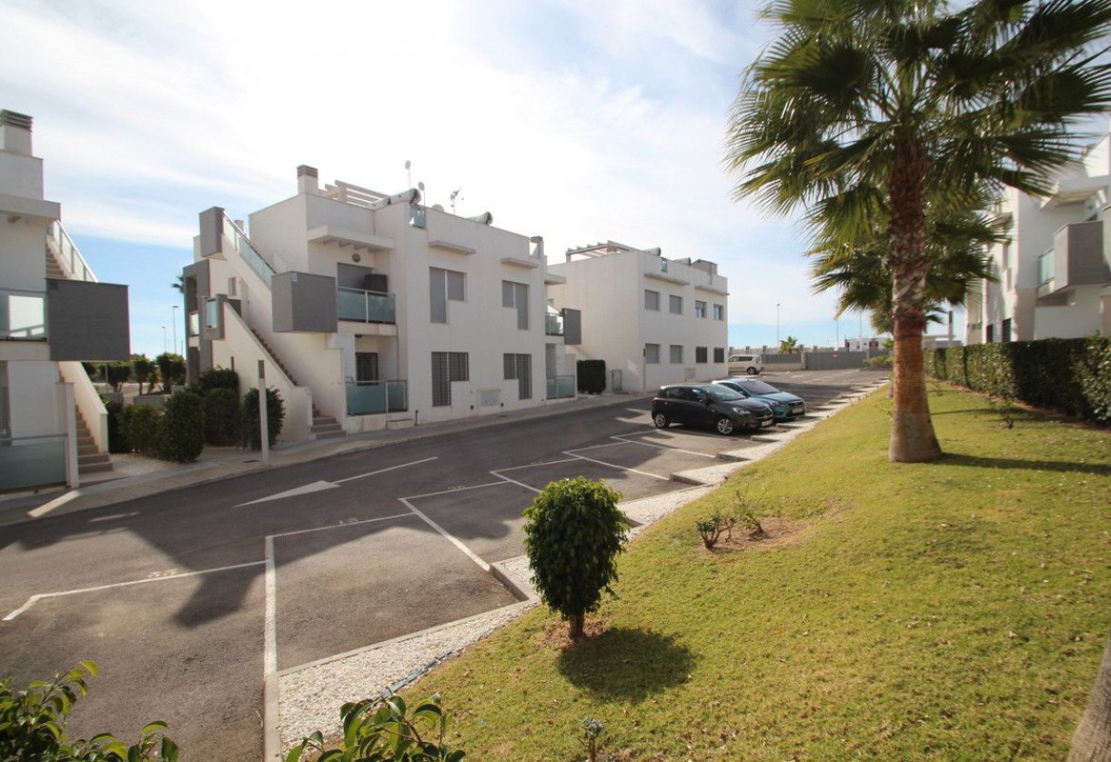 Reventa · APARTAMENTO PLANTA BAJA · Orihuela Costa · Punta Prima