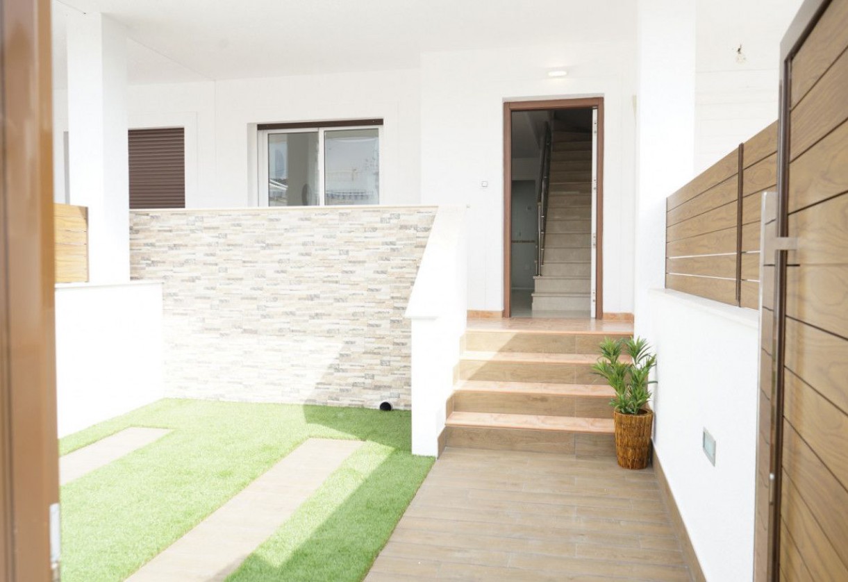 Rynek pierwotny · Terraced Houses · Torrevieja