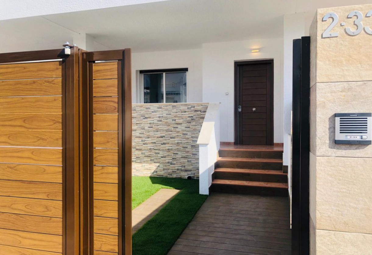 Rynek pierwotny · Terraced Houses · Torrevieja