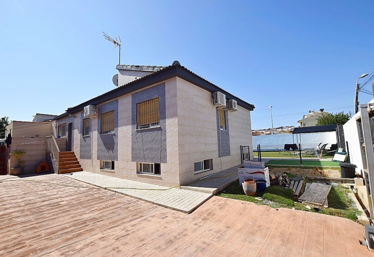 Resale · Villa · Torrevieja · Los balcones