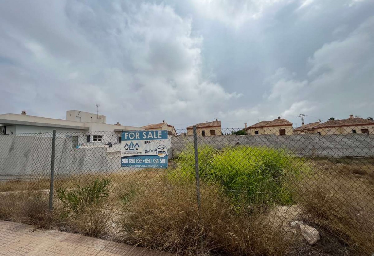 Resale · Plot · San Fulgencio