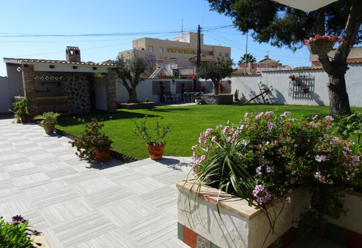 Sale · Villa · Cabo Roig