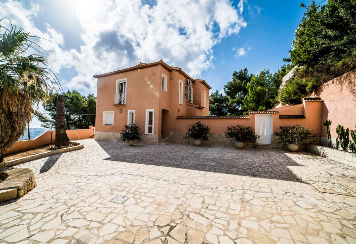 Sale · detached house · Calpe