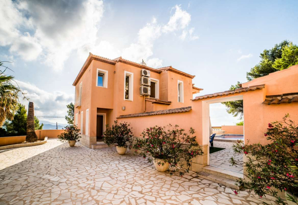 Sale · detached house · Calpe