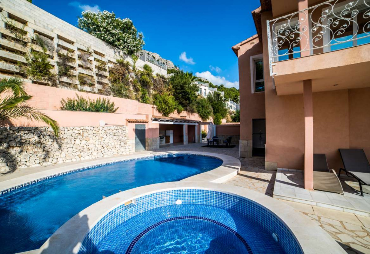 Sale · detached house · Calpe