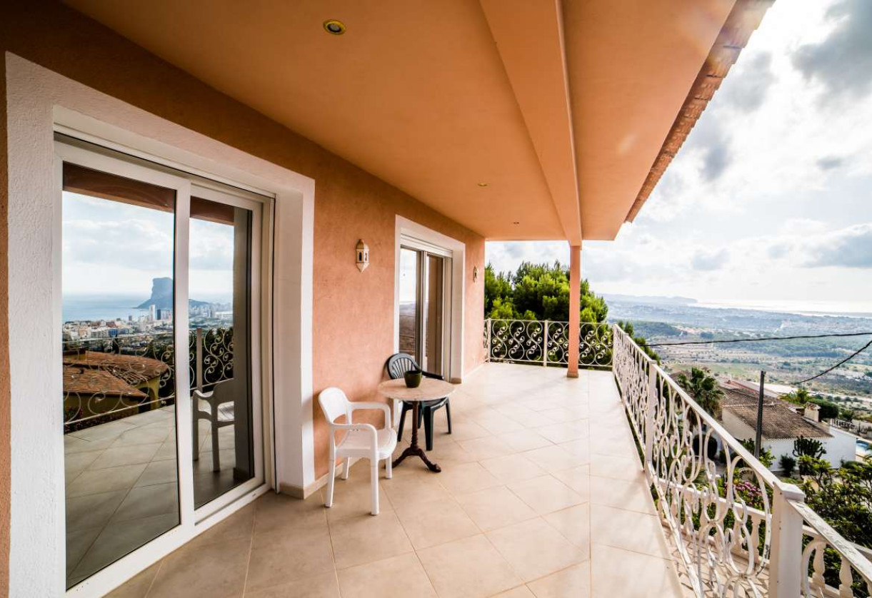 Sale · detached house · Calpe