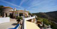 Sale · detached house · Calpe
