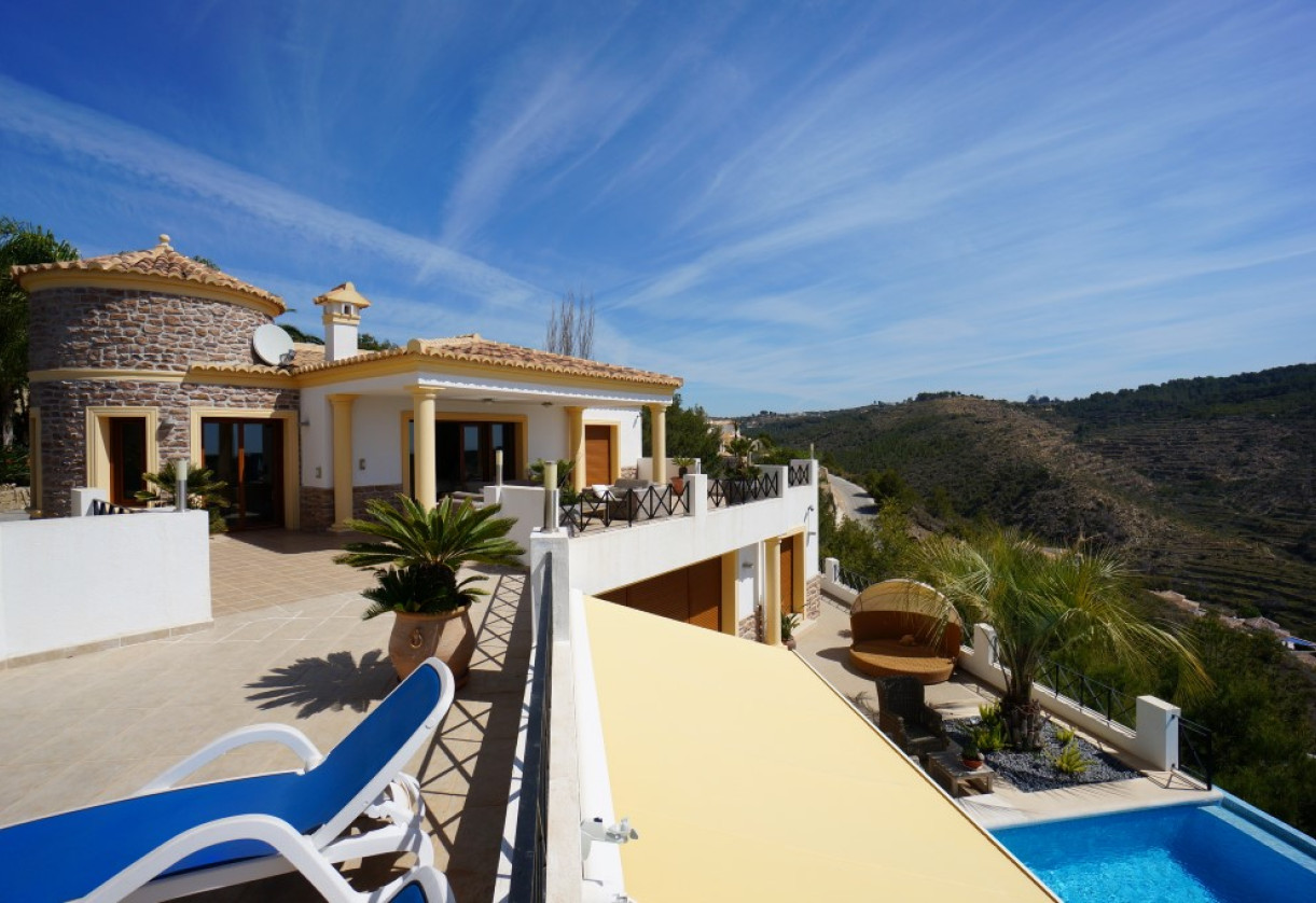 Sale · detached house · Calpe