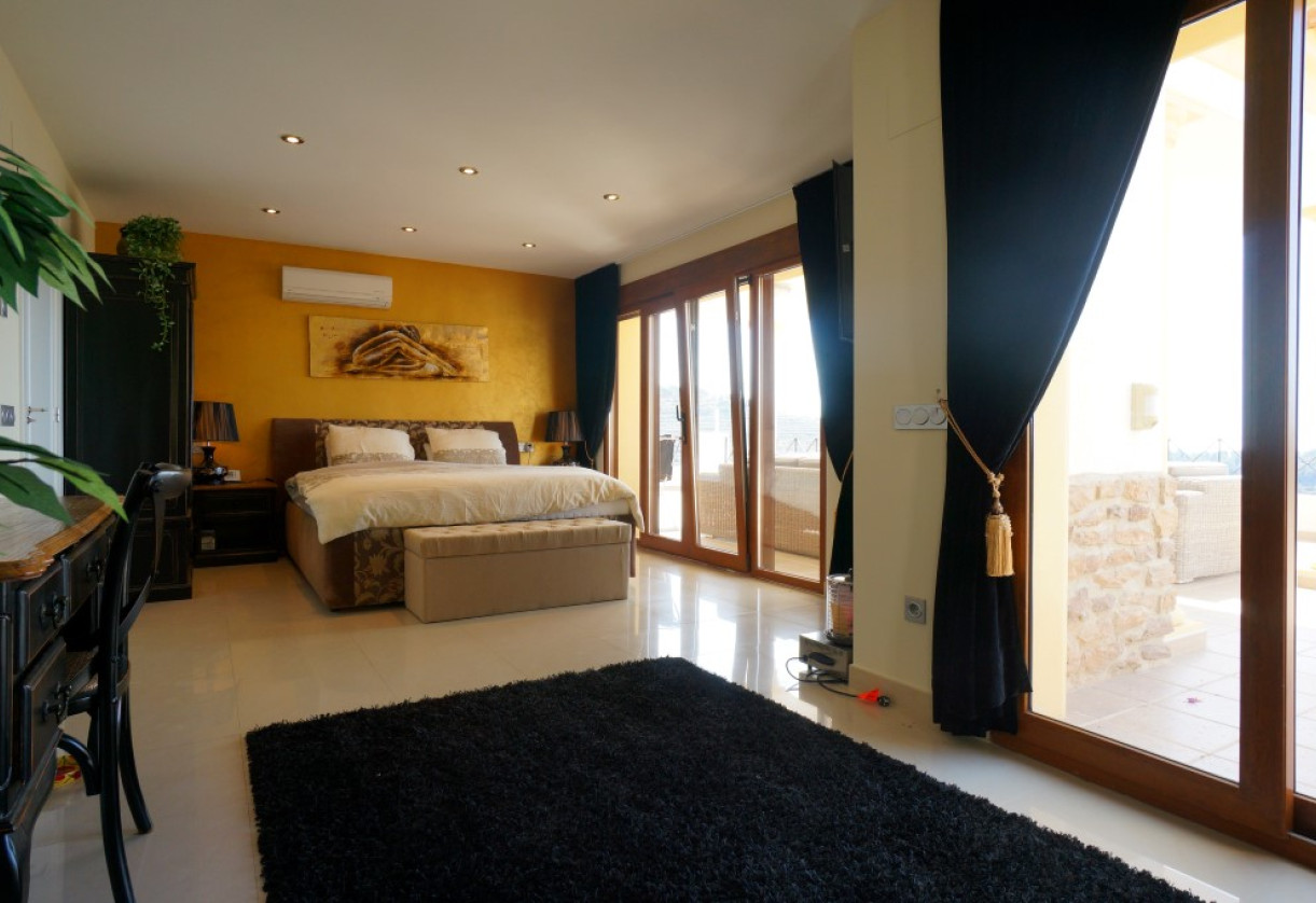 Sale · detached house · Calpe