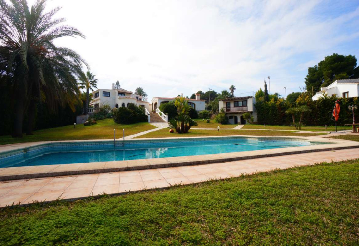 Resale · detached house · Jávea