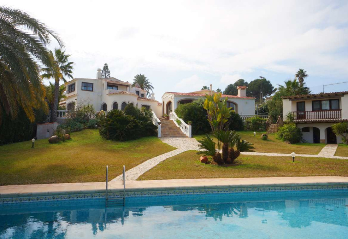 Resale · detached house · Jávea