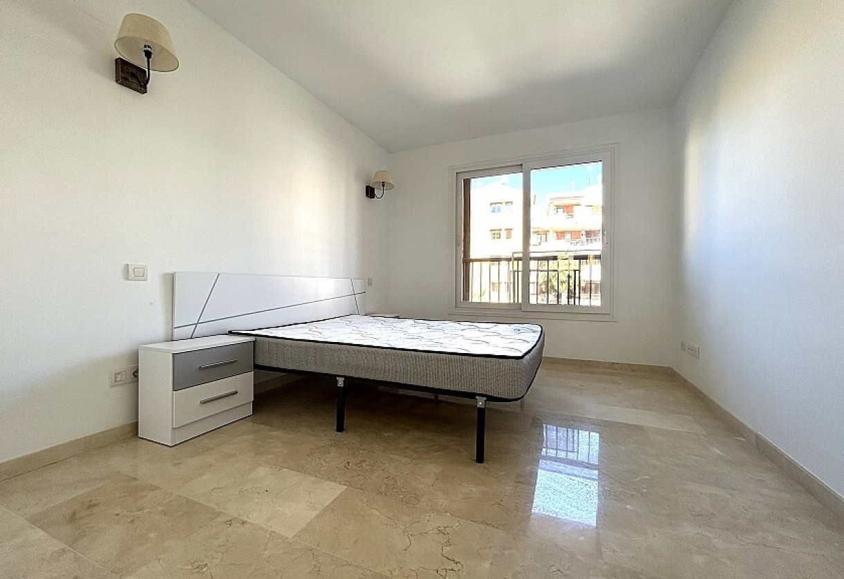 Rynek wtórny · Apartment · Torrevieja · Punta Prima