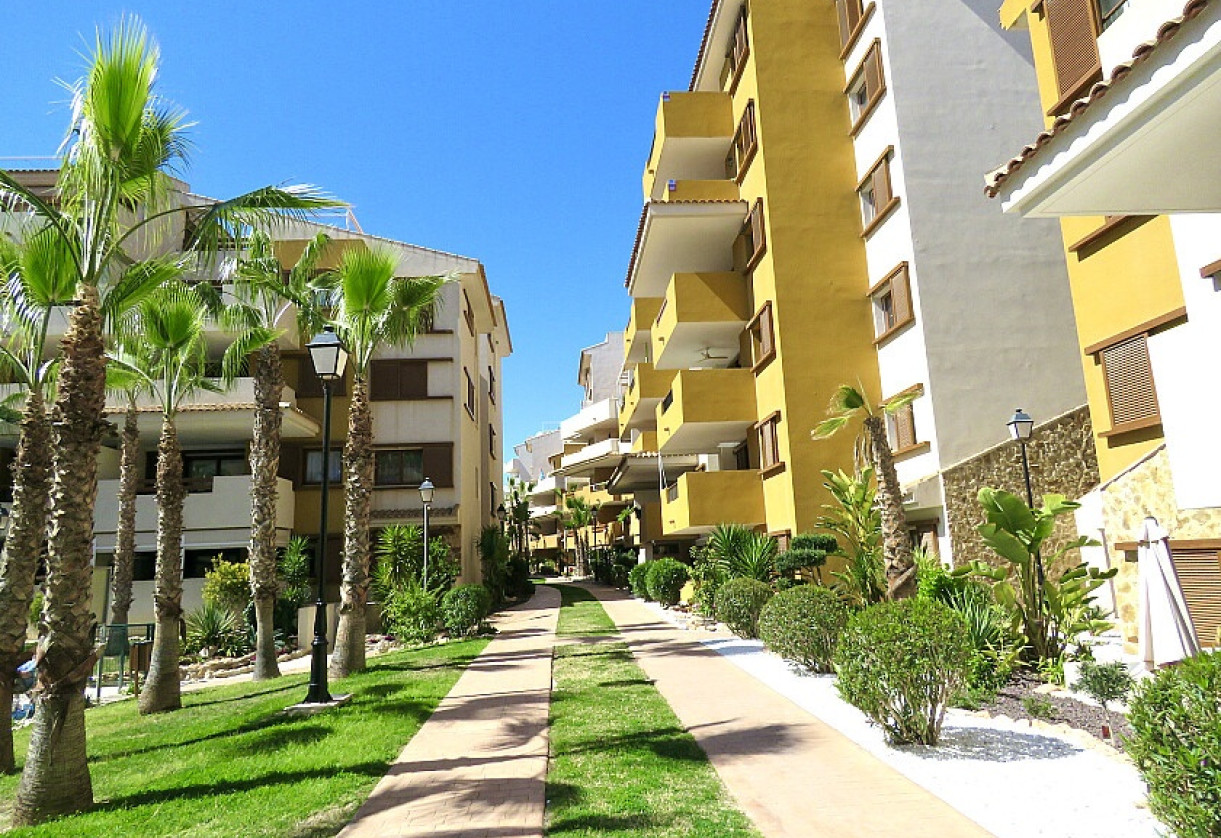 Resale · Apartment · Torrevieja · Punta Prima