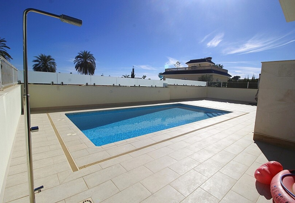 Sale · Villa · Orihuela Costa · La Zenia