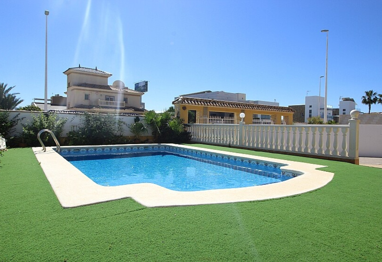 Resale · Villa · Orihuela Costa · La Zenia