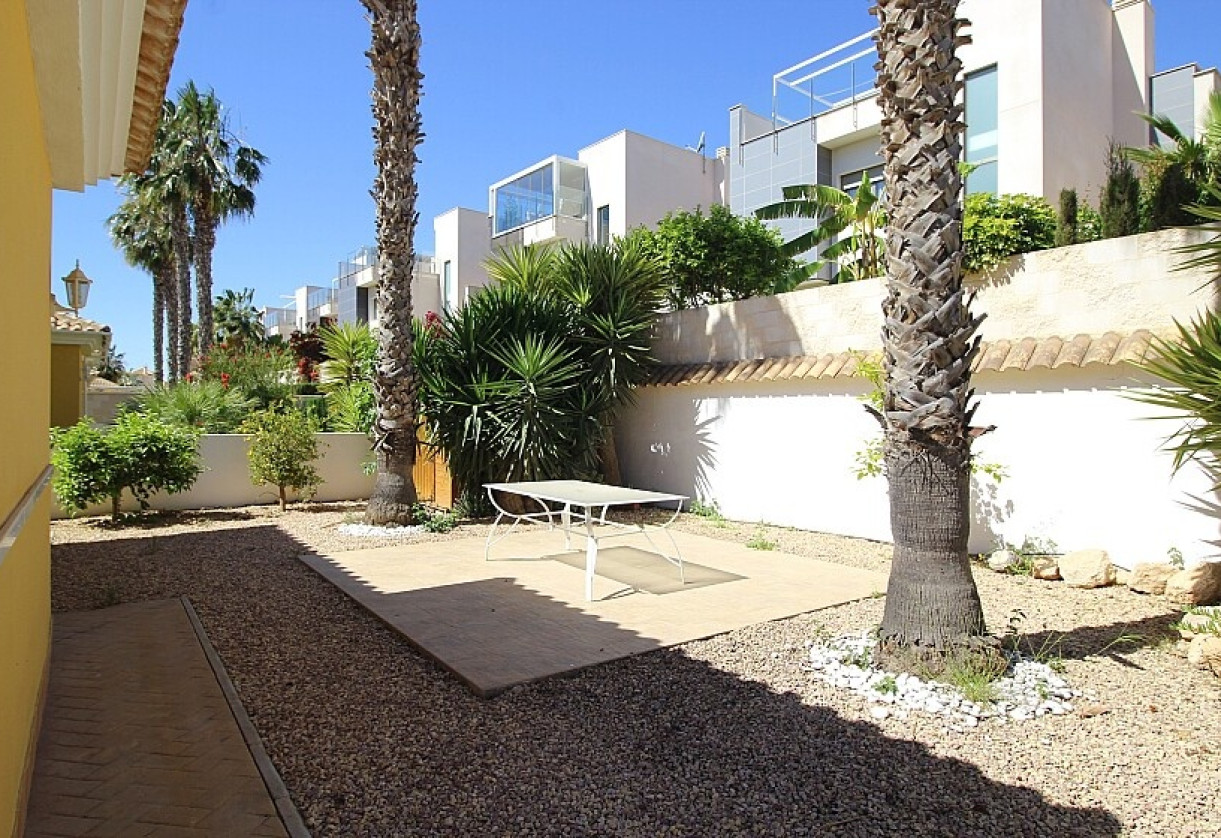 Resale · Villa · Orihuela Costa · La Zenia