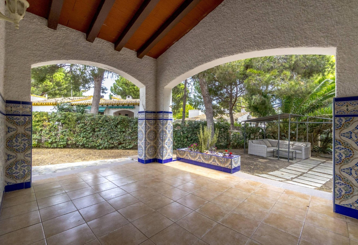 Resale · Villa · Orihuela Costa · Punta Prima