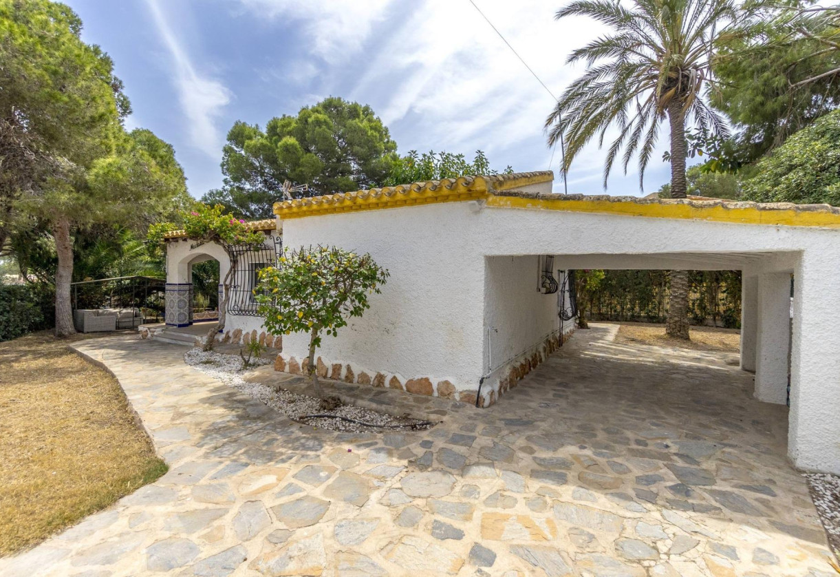 Resale · Villa · Orihuela Costa · Punta Prima