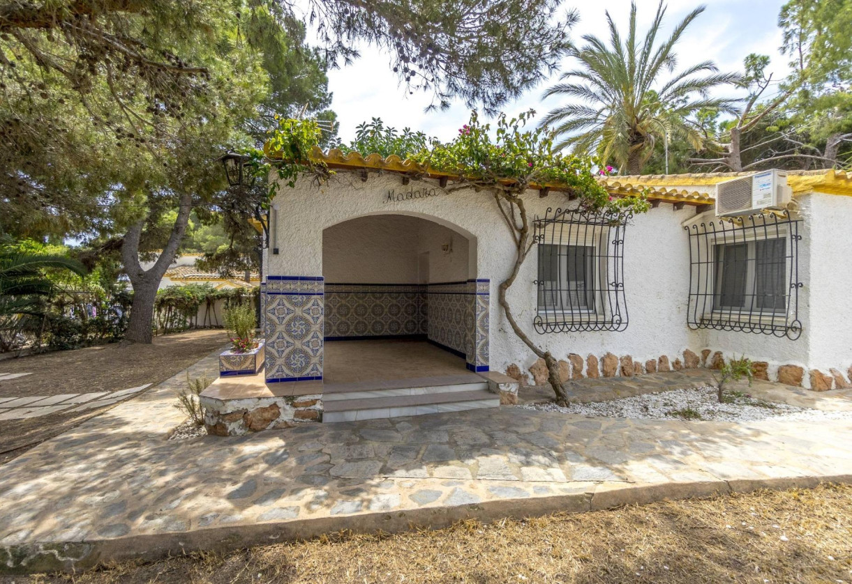 Resale · Villa · Orihuela Costa · Punta Prima