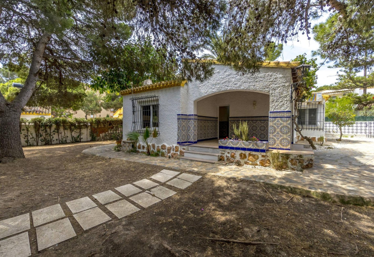 Resale · Villa · Orihuela Costa · Punta Prima