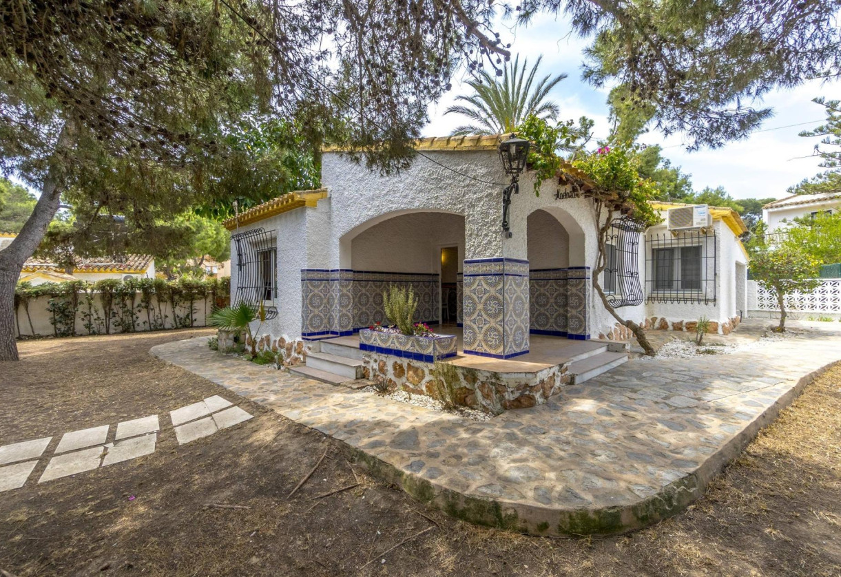 Resale · Villa · Orihuela Costa · Punta Prima