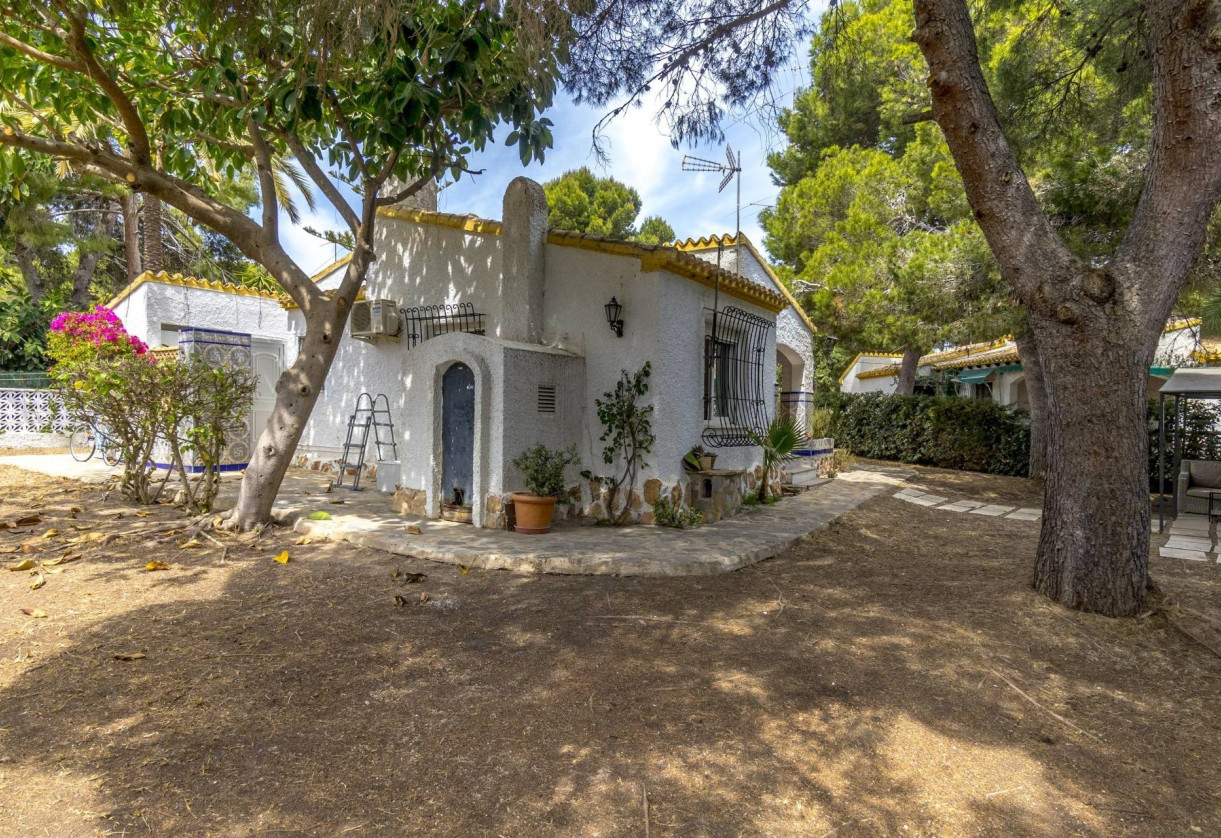 Resale · Villa · Orihuela Costa · Punta Prima