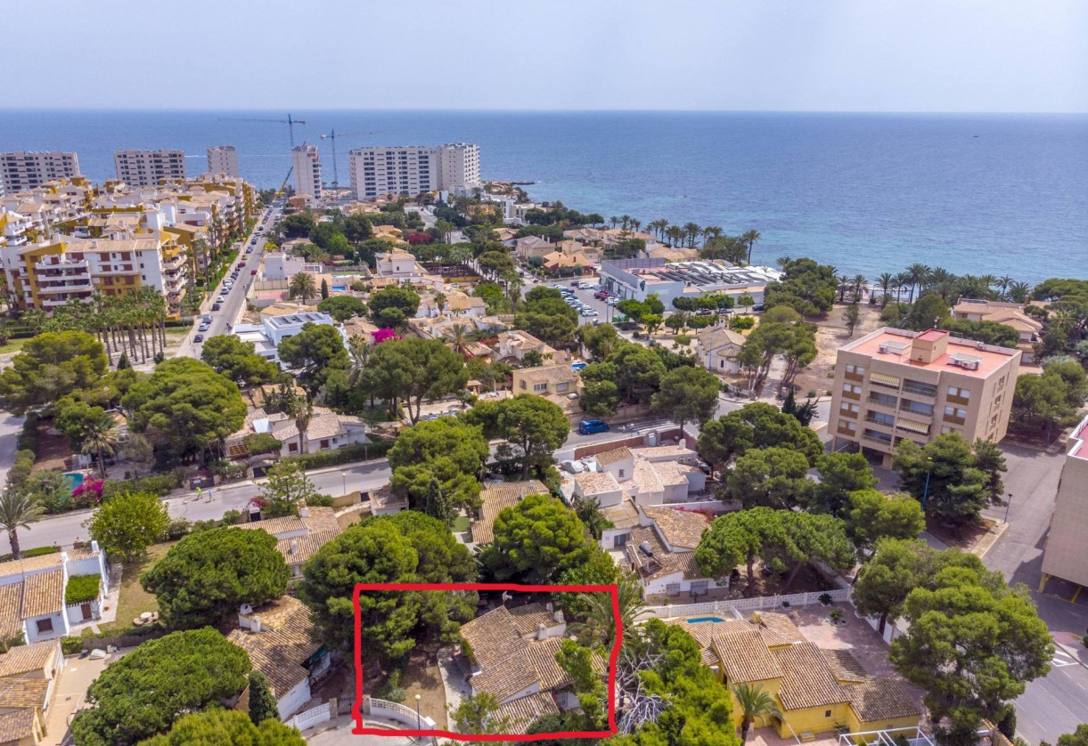 Resale · Villa · Orihuela Costa · Punta Prima