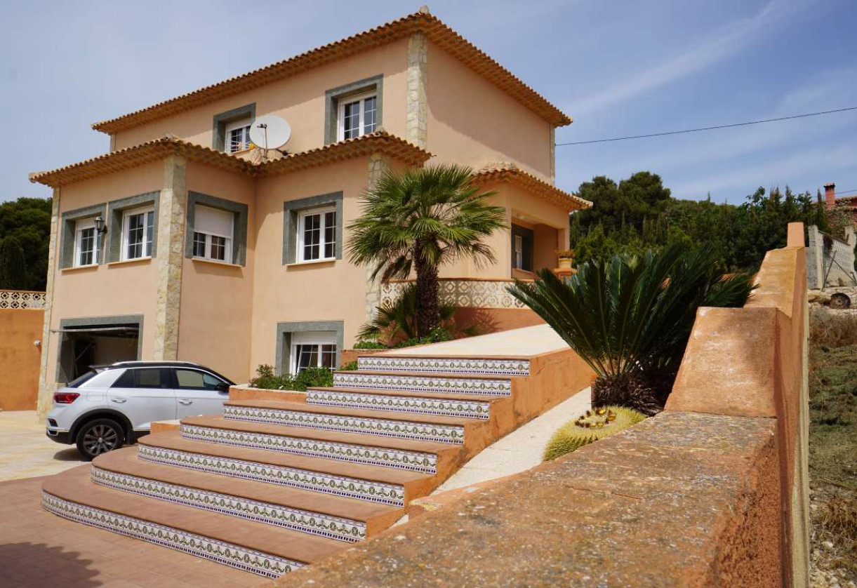 Sale · detached house · Calpe