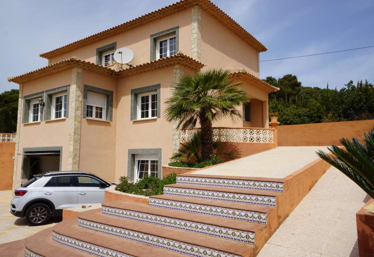 Sale · detached house · Calpe