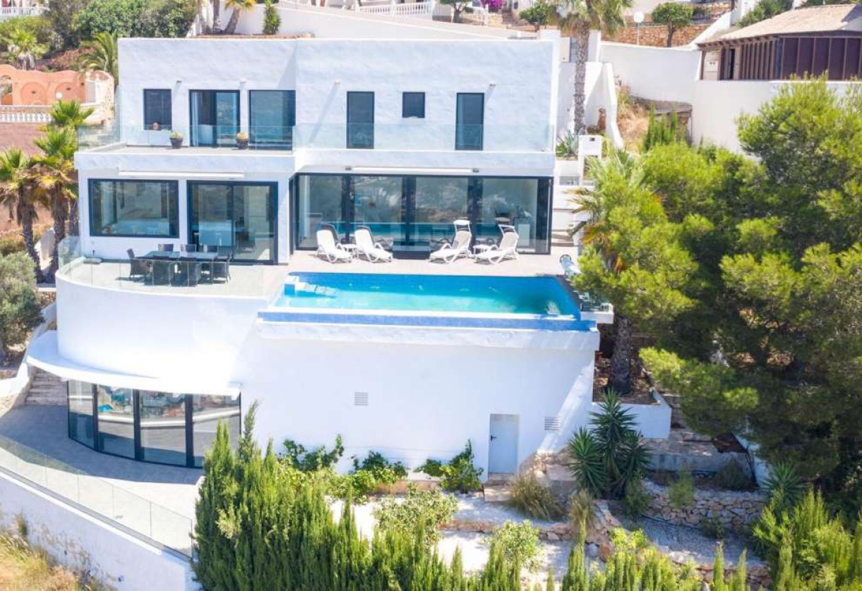 Resale · detached house · Cumbre del Sol