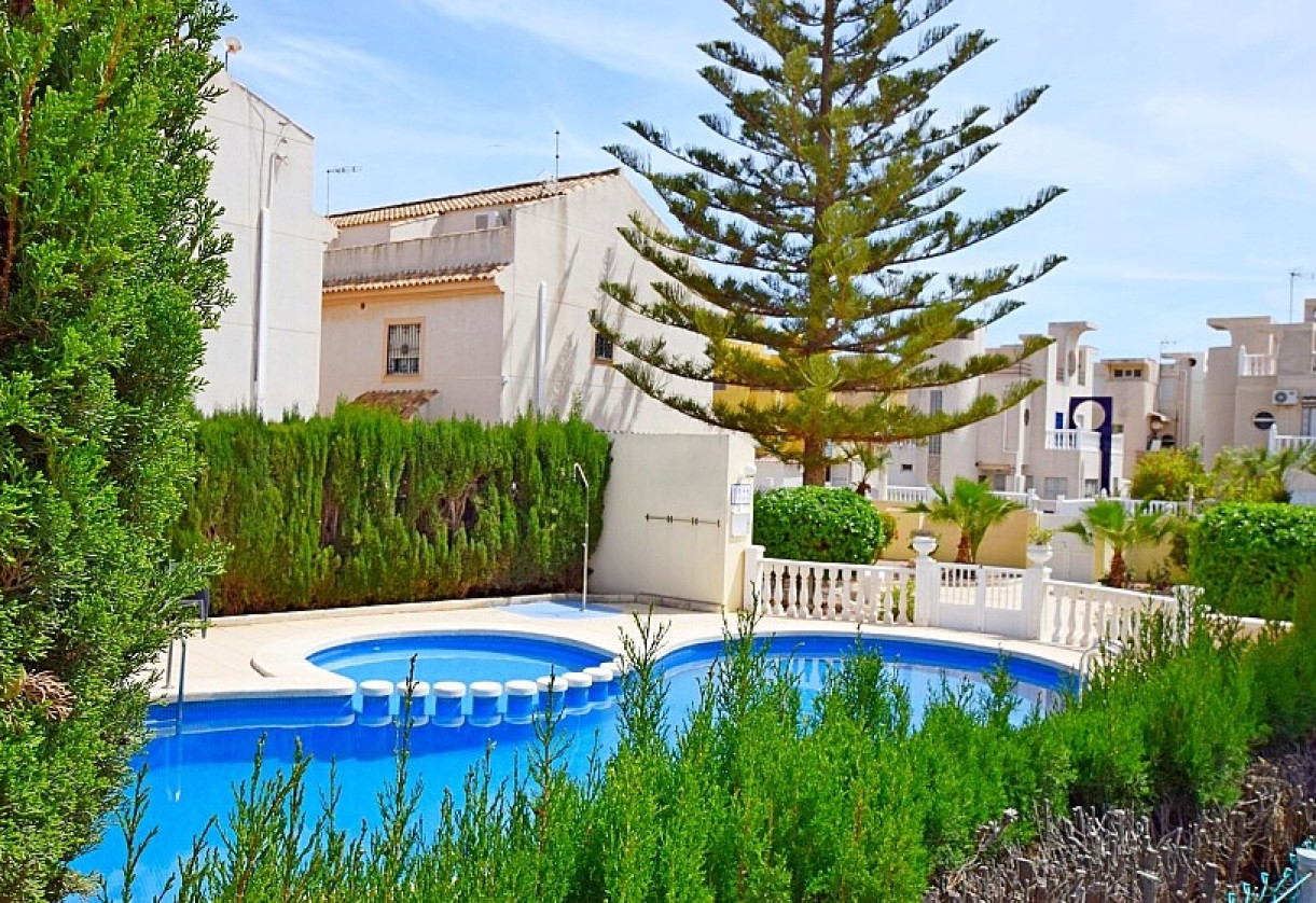 Sale · Semidetached villa · Torrevieja · Calas - norte ciudad