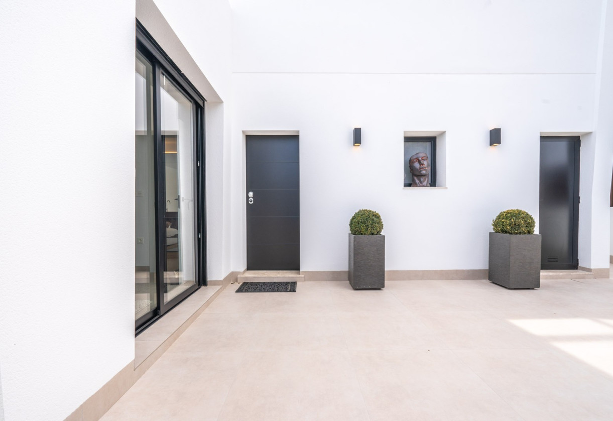 Nueva construcción  · Villas · ROLDAN