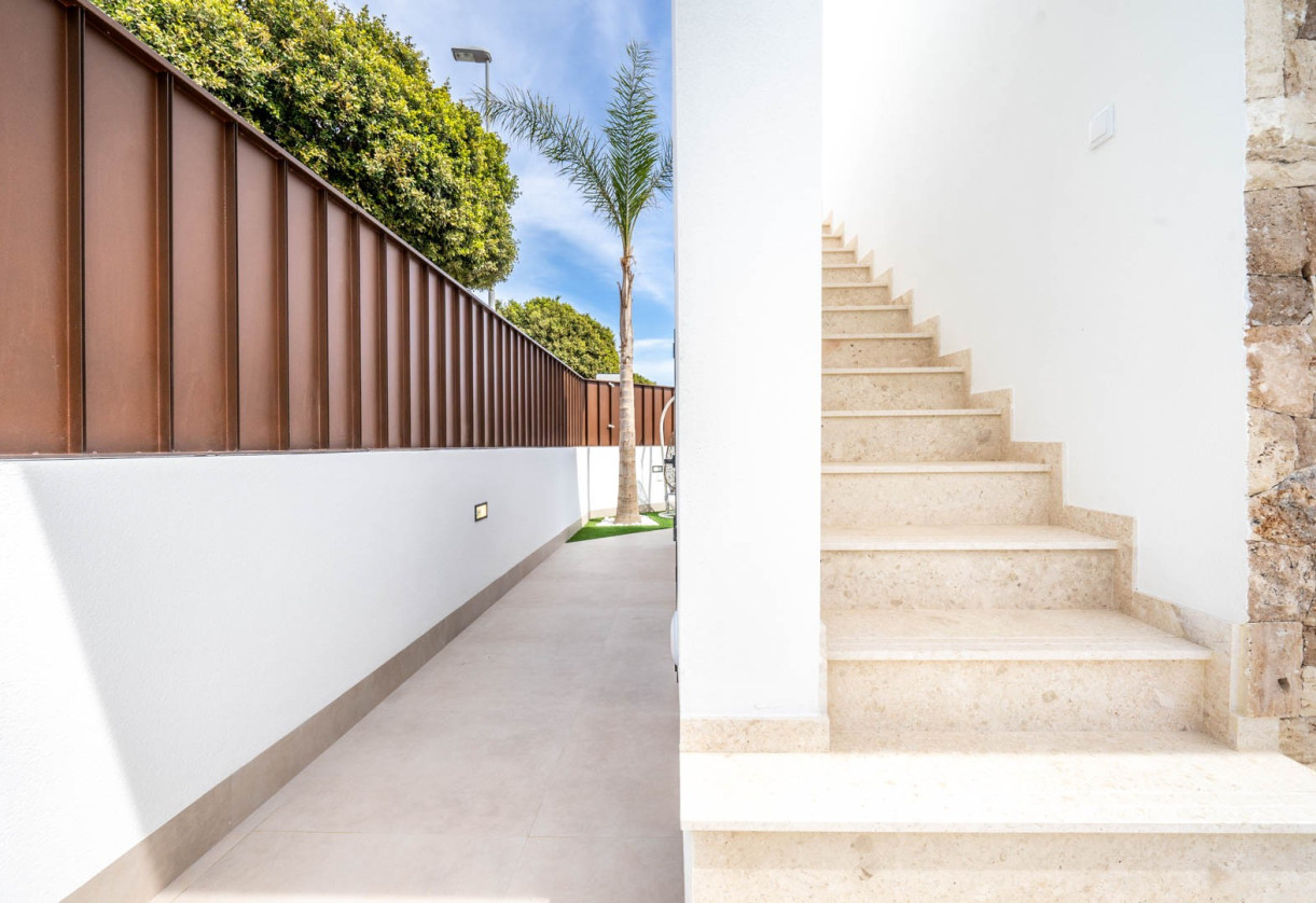 Nueva construcción  · Villas · ROLDAN